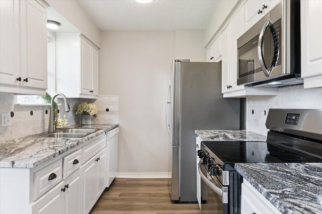 108 Annette Lane, Friendswood, TX 77546
