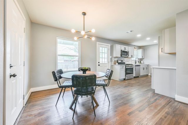 2729 Lockhart Avenue, Dallas, TX 75228