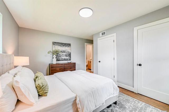 2729 Lockhart Avenue, Dallas, TX 75228