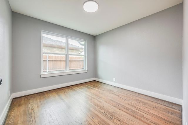 2729 Lockhart Avenue, Dallas, TX 75228