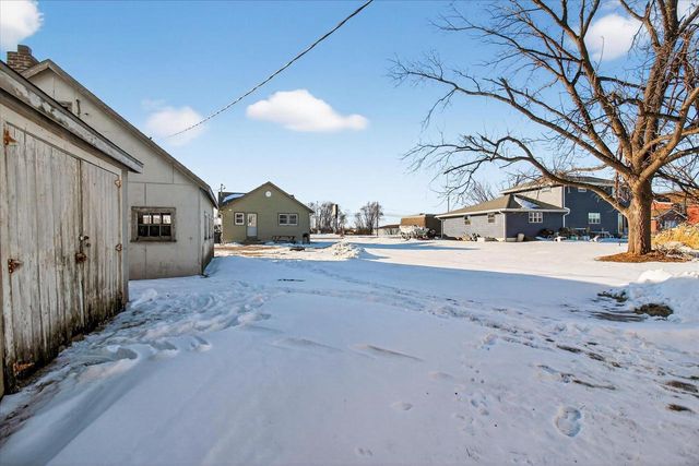 2429 Center Avenue, Janesville, WI 53546