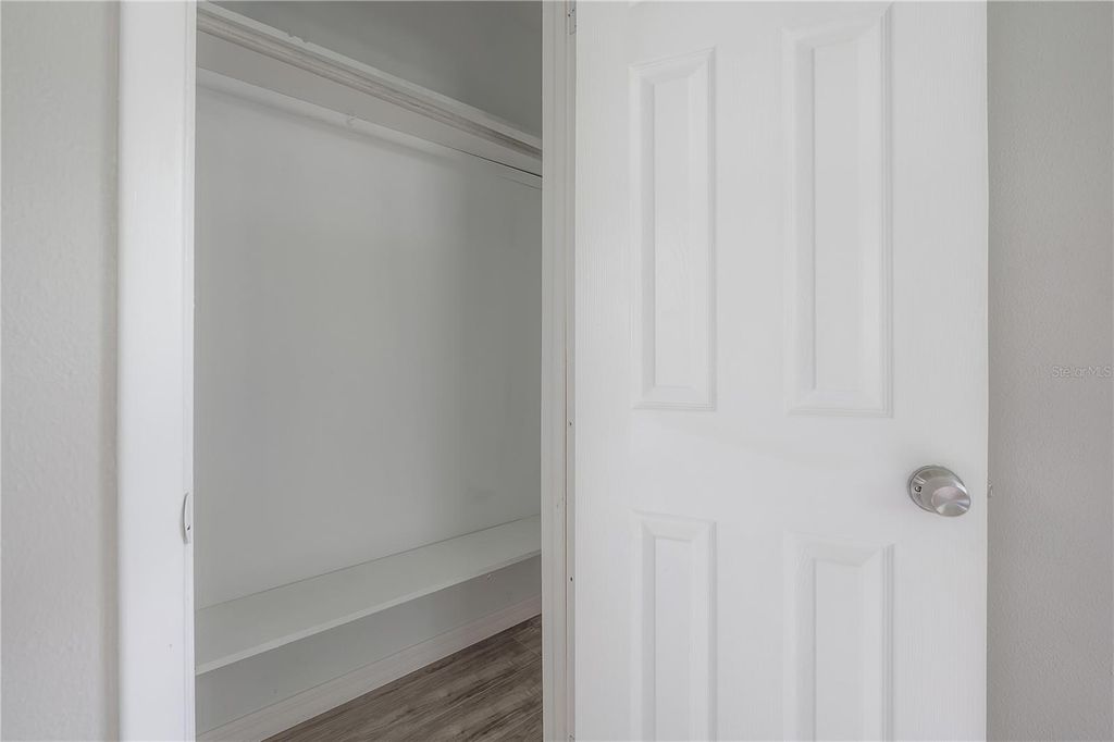 Image 25 of property listing at 10411 N WOODMERE ROAD, Tampa, FL 33617