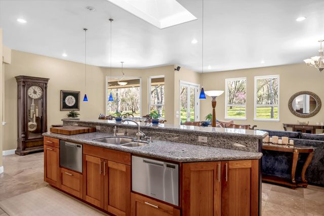 2847 Sierra Vista Rd, Rescue, CA 95672