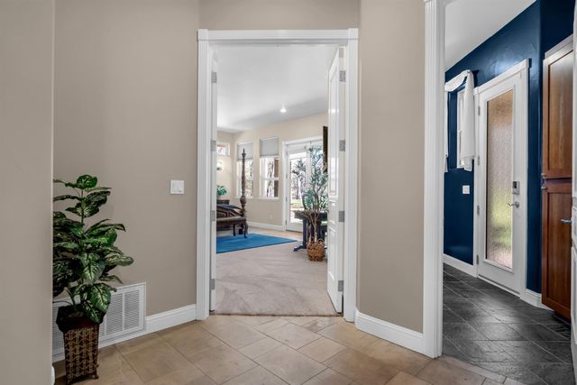 2847 Sierra Vista Rd, Rescue, CA 95672