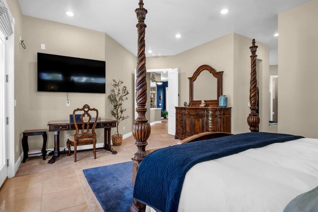 2847 Sierra Vista Rd, Rescue, CA 95672