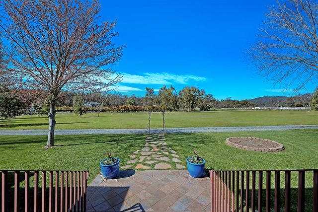 2847 Sierra Vista Rd, Rescue, CA 95672