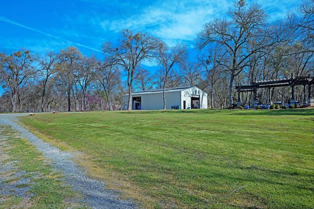 2847 Sierra Vista Rd, Rescue, CA 95672