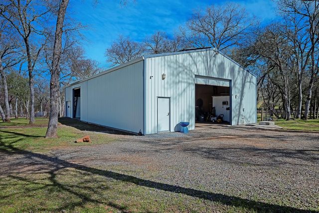 2847 Sierra Vista Rd, Rescue, CA 95672