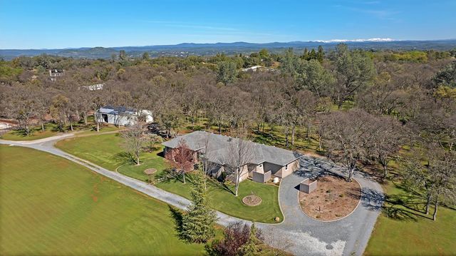 2847 Sierra Vista Rd, Rescue, CA 95672