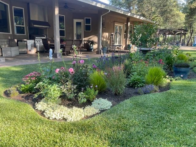 2847 Sierra Vista Rd, Rescue, CA 95672