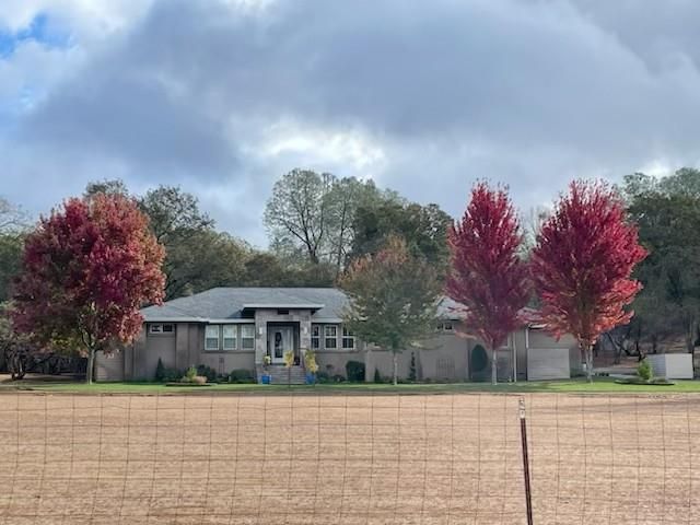 2847 Sierra Vista Rd, Rescue, CA 95672