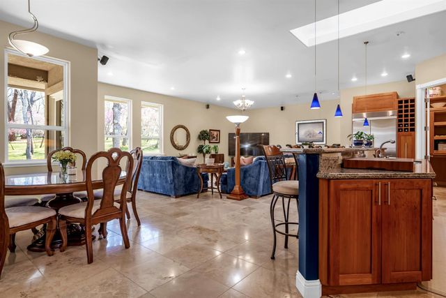 2847 Sierra Vista Rd, Rescue, CA 95672