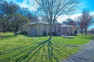 2847 Sierra Vista Rd, Rescue, CA 95672