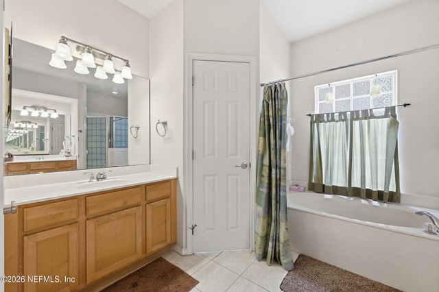 820 W CUMBERLAND Court, St. Johns, FL 32259