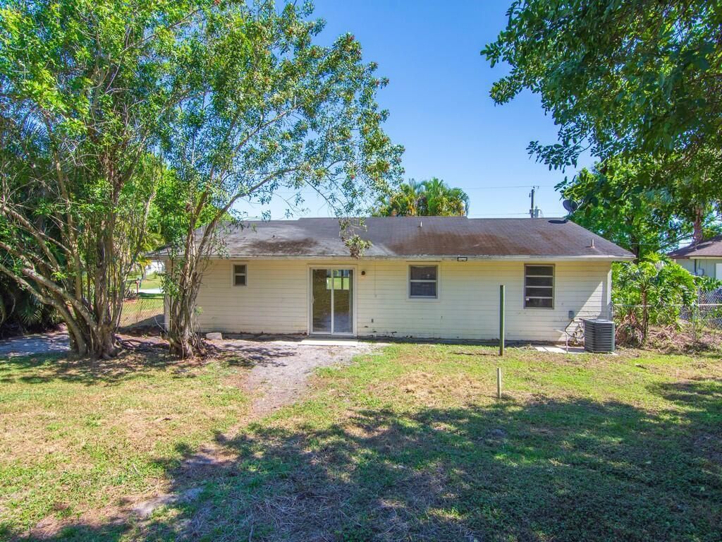 526 NW Kingston Street, Port St Lucie, FL 34983