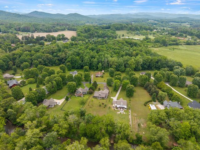 315 Cartecay River Run, Ellijay, GA 30536