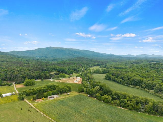 315 Cartecay River Run, Ellijay, GA 30536
