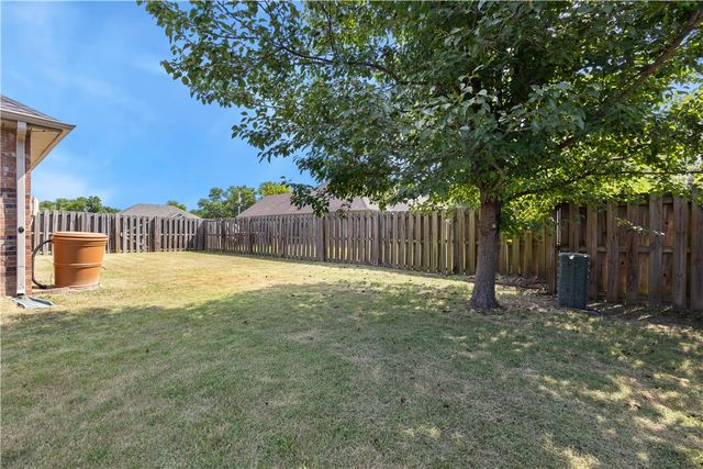 2369 Sara Alice Court, Fayetteville, AR 72701