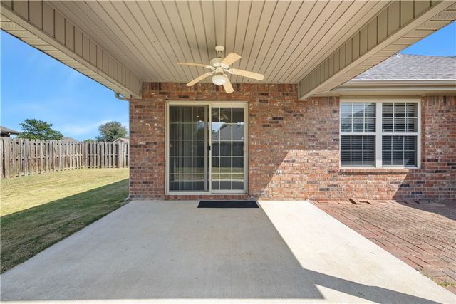 2369 Sara Alice Court, Fayetteville, AR 72701