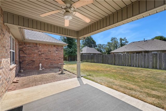 2369 Sara Alice Court, Fayetteville, AR 72701