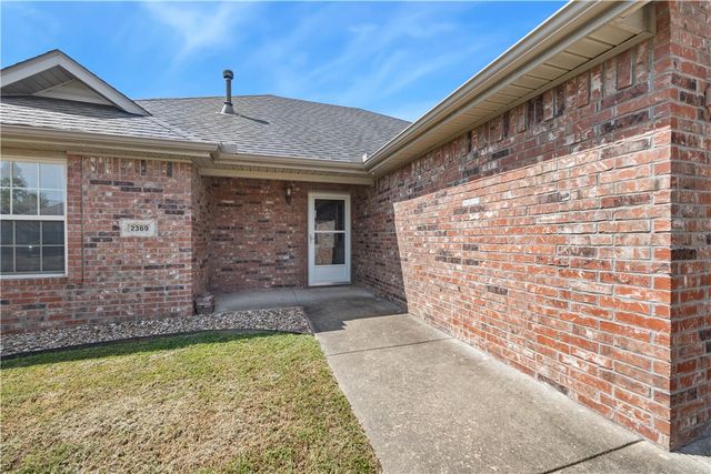 2369 Sara Alice Court, Fayetteville, AR 72701