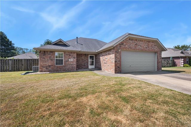 2369 Sara Alice Court, Fayetteville, AR 72701