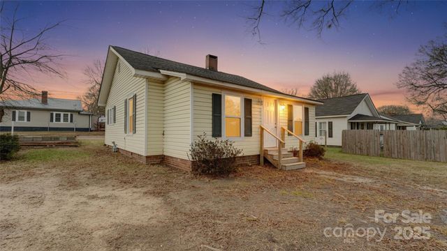 1003 N Cannon Boulevard, Kannapolis, NC 28083