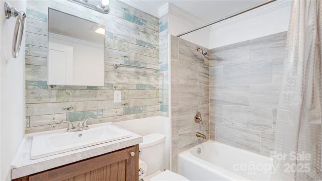 1003 N Cannon Boulevard, Kannapolis, NC 28083