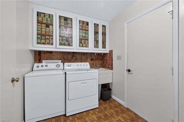 1546 Moores Point RD, Suffolk, VA 23436