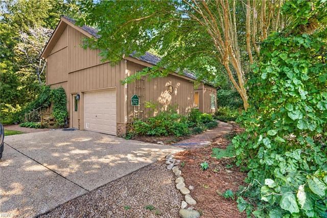 1546 Moores Point RD, Suffolk, VA 23436
