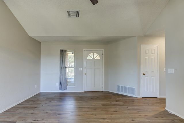 9410 Gary Avenue, Lubbock, TX 79423