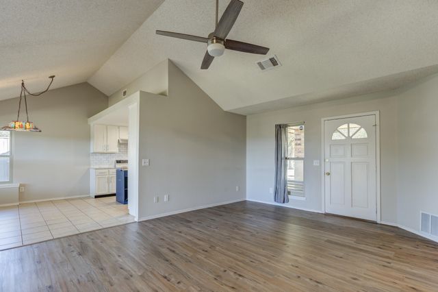 9410 Gary Avenue, Lubbock, TX 79423