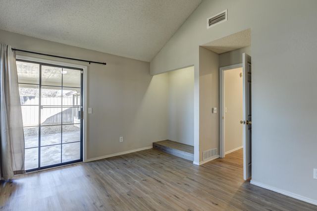 9410 Gary Avenue, Lubbock, TX 79423