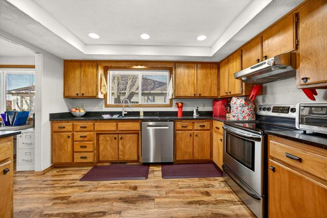 3030 Adams Circle, Medford, OR 97504