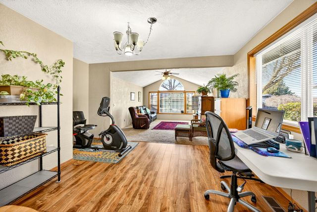 3030 Adams Circle, Medford, OR 97504