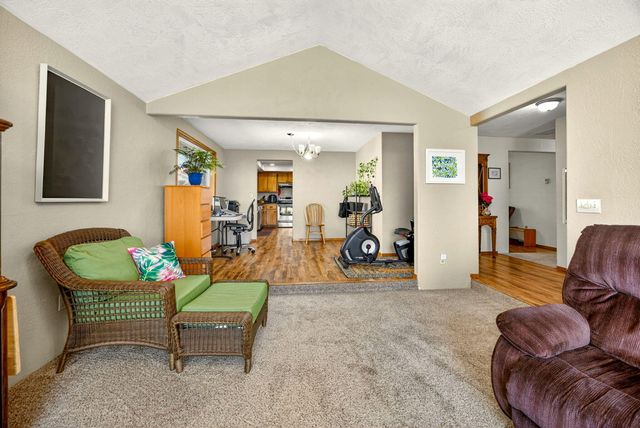 3030 Adams Circle, Medford, OR 97504