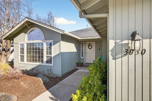 3030 Adams Circle, Medford, OR 97504