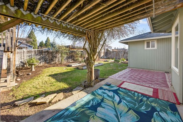 3030 Adams Circle, Medford, OR 97504