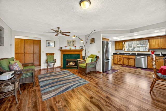 3030 Adams Circle, Medford, OR 97504