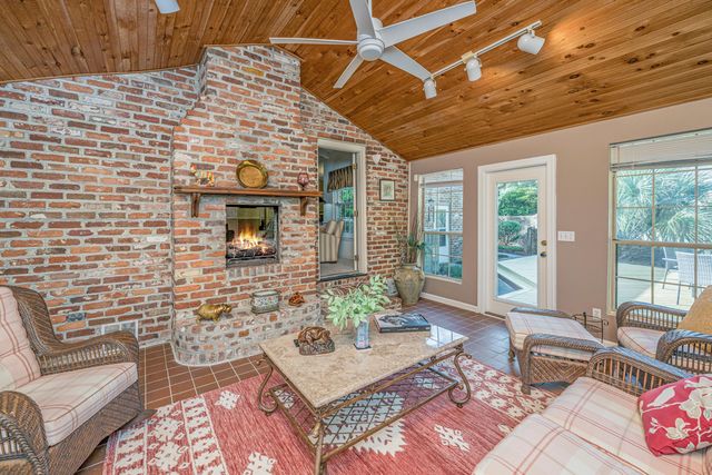 1865 Rugby Lane, Charleston, SC 29407