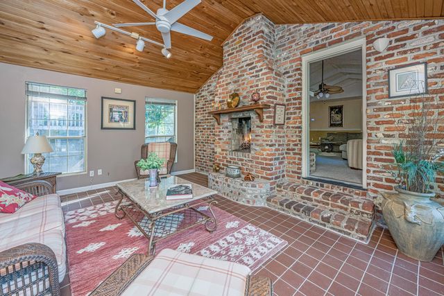 1865 Rugby Lane, Charleston, SC 29407