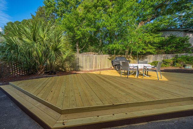 1865 Rugby Lane, Charleston, SC 29407