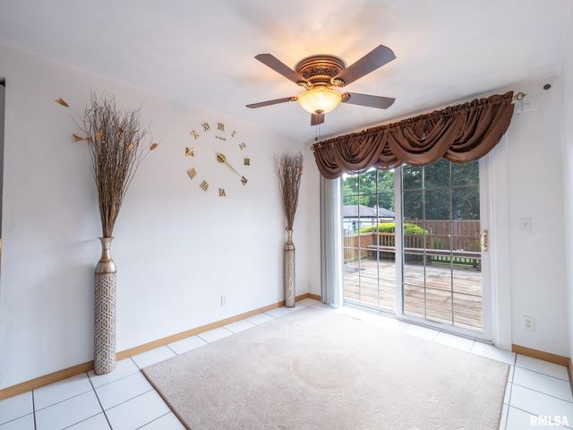 2721 N RUSTIC RIDGE Drive, Peoria, IL 61604