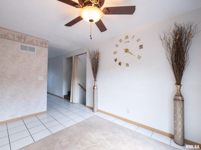 2721 N RUSTIC RIDGE Drive, Peoria, IL 61604