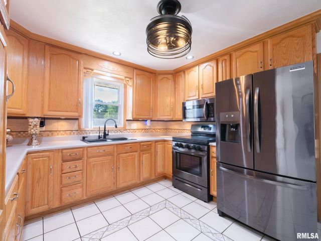 2721 N RUSTIC RIDGE Drive, Peoria, IL 61604
