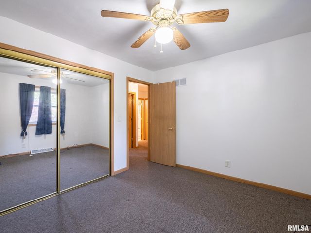 2721 N RUSTIC RIDGE Drive, Peoria, IL 61604