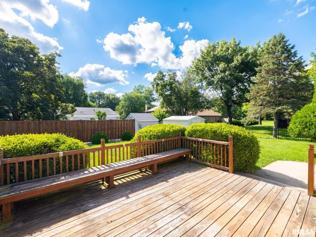 2721 N RUSTIC RIDGE Drive, Peoria, IL 61604