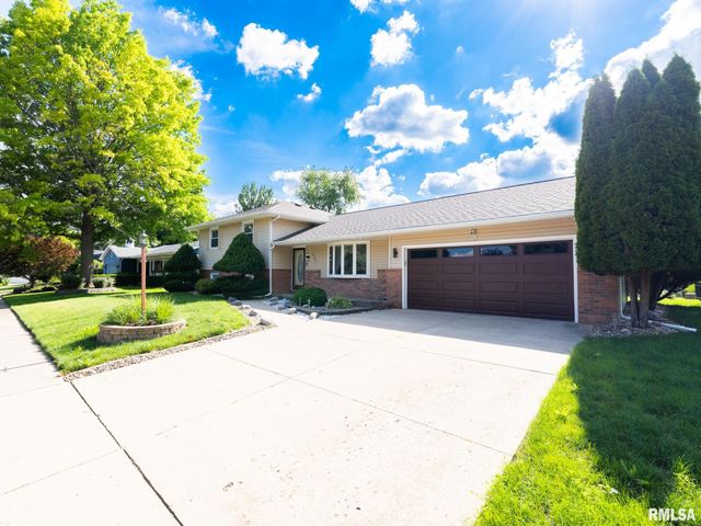 2721 N RUSTIC RIDGE Drive, Peoria, IL 61604
