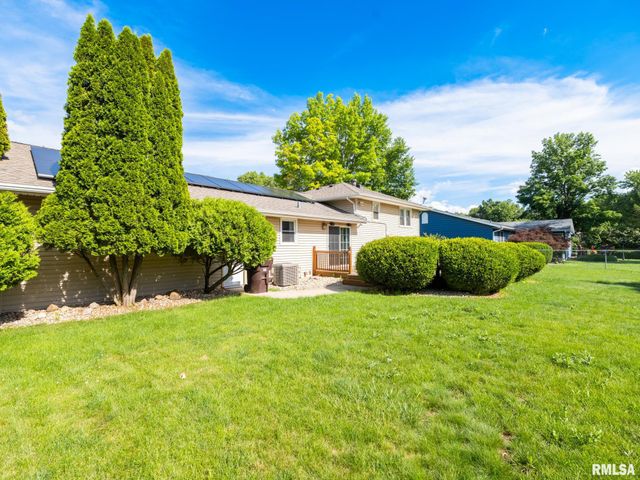 2721 N RUSTIC RIDGE Drive, Peoria, IL 61604