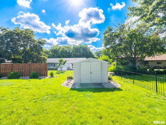 2721 N RUSTIC RIDGE Drive, Peoria, IL 61604